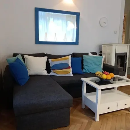 Big Blue S Privatnim Parkingom